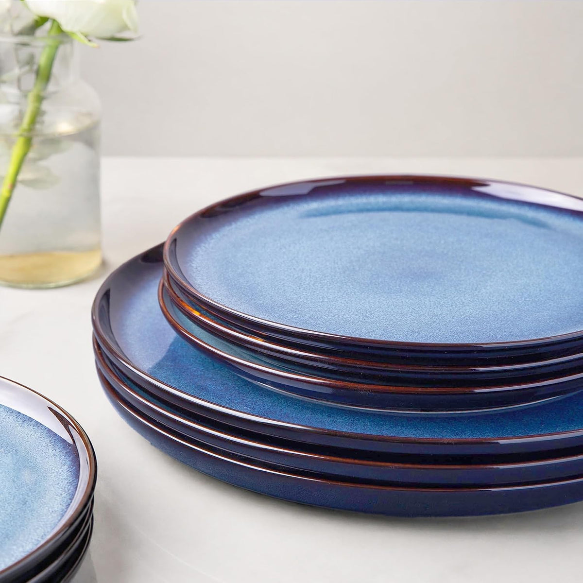 LERATIO Ceramic Dinner Plates Set of 4,10.5 Inch Reactive Glaze Plate Sets | Porcelain Modern Shape Dinnerware Dishes Set for Kitchen,Microwave&Dishwasher&Oven Safe,Scratch Resistant-Blue