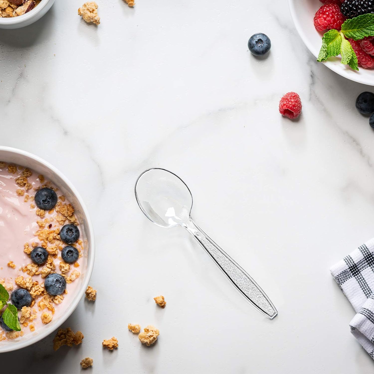 GUSTO Heavy Duty Clear Plastic Soup Spoons [300 Count] Disposable BPA Free Utensils with Engraved Design for Parties, Catering & Everyday Use (Formerly Comfy Package)