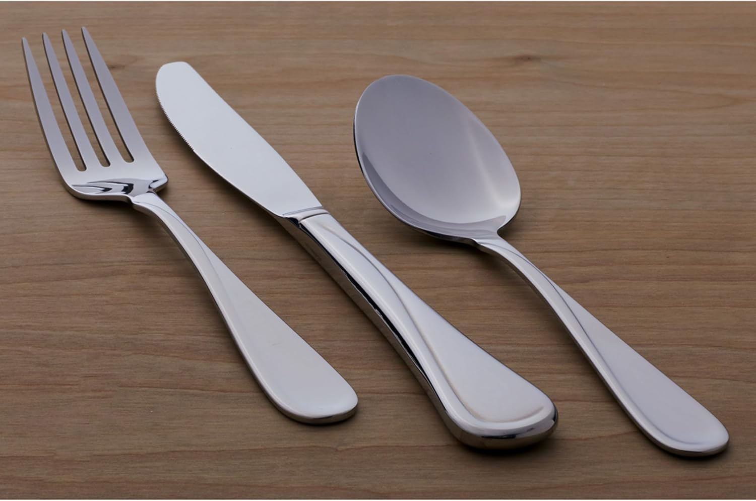 Oneida Flight Dinner Spoons Silverware Set for 4, Flatware | 18/0 stainless steel, mirror finish | dishwasher safe | great for soup or everyday dining, cutlery set