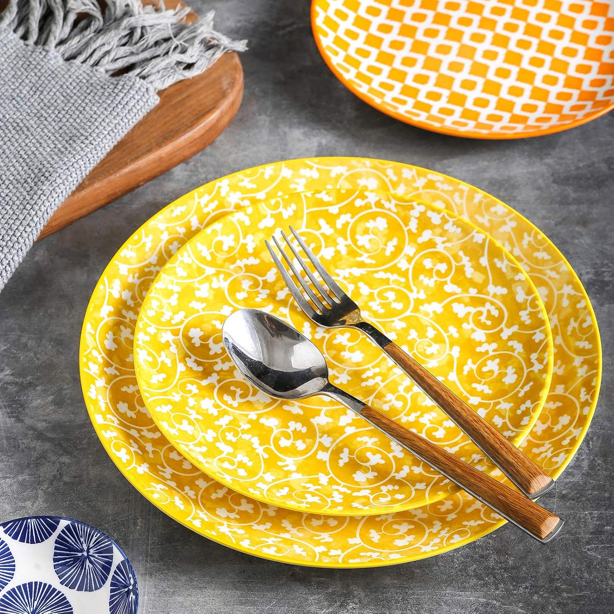 Selamica 10 inch Porcelain Dinner Plates, Large Size Serving Plate for Salad, Pancakes, Steak, Set of 6, Assorted Colors
