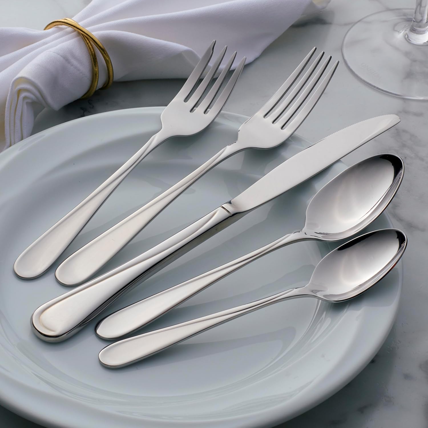 Oneida Flight Dinner Spoons Silverware Set for 4, Flatware | 18/0 stainless steel, mirror finish | dishwasher safe | great for soup or everyday dining, cutlery set
